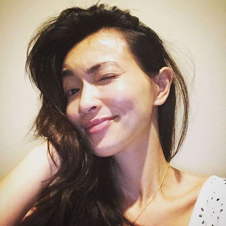 長谷川京子　就寝前の写真公開で「セクシー過ぎ」「気絶」