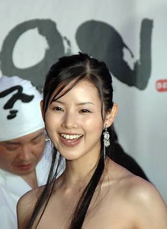 目が大きいのは可愛い要素としてそんなに大事なものですか?