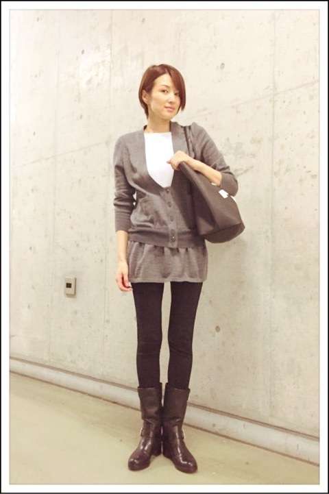 吉瀬美智子、ロングドレスで美脚披露 陣内孝則と『ベストフォーマリスト』受賞