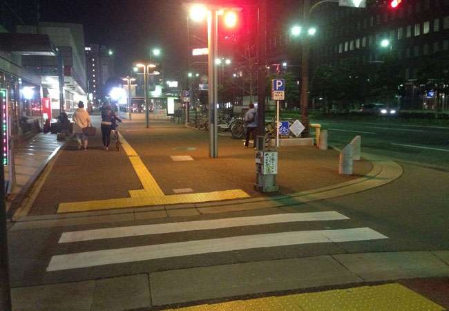 赤信号で車1台も通らなかったら無視しますか?