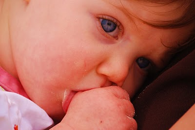 子供の指しゃぶり
