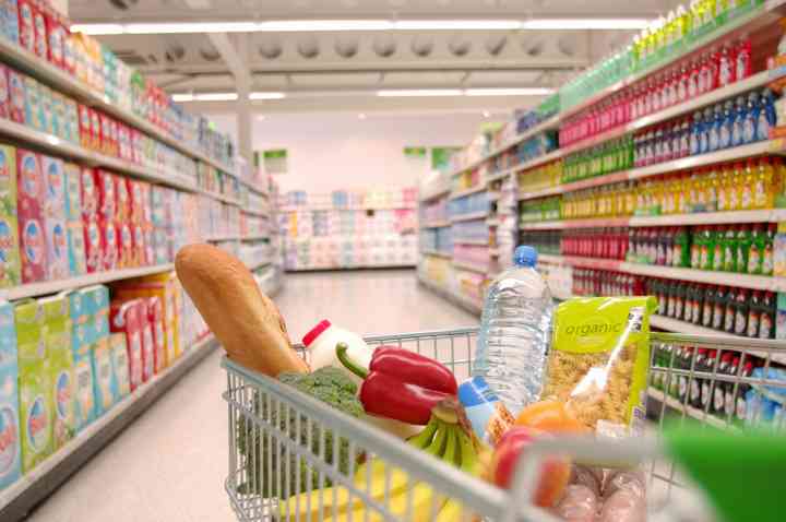 年齢別、気になる食費とエンゲル係数 [家計簿・家計管理] All About