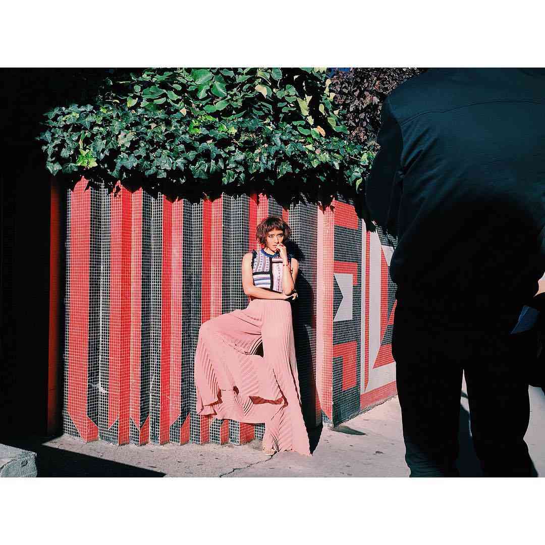 ローラ ショート ヘア