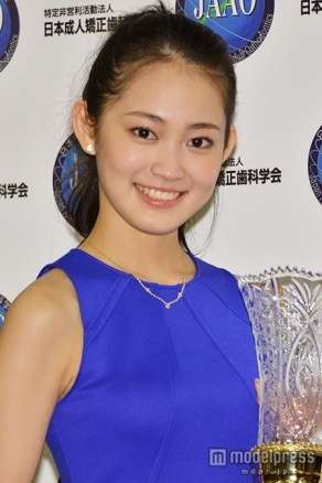 剛力彩芽が消えたら…次は吉本実憂！オスカーが絶賛“ゴリ押し”中