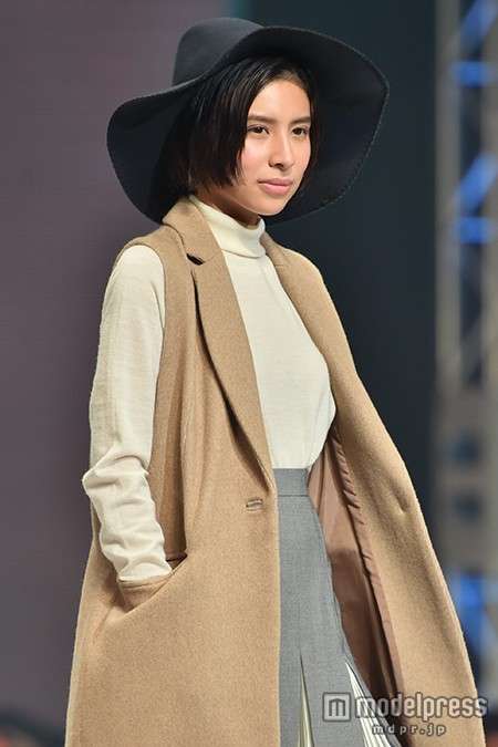 ラブリが私服センスNo.1に決定「誰にも真似ができないファッション」と専門家脱帽