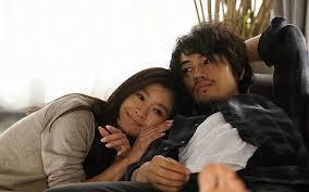 篠原涼子の隠せない加齢感に「劣化」か「自然体」かの大論争!