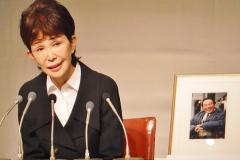 うつみ宮土理 誕生日に若いイケメン男性と腕組みデートか - ライブドアニュース