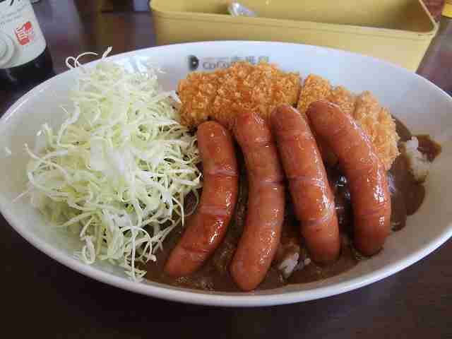 『カレーハウス CoCo壱番屋』の人気トッピングランキング!2位「ロースカツ」3位「やさい」1位は?