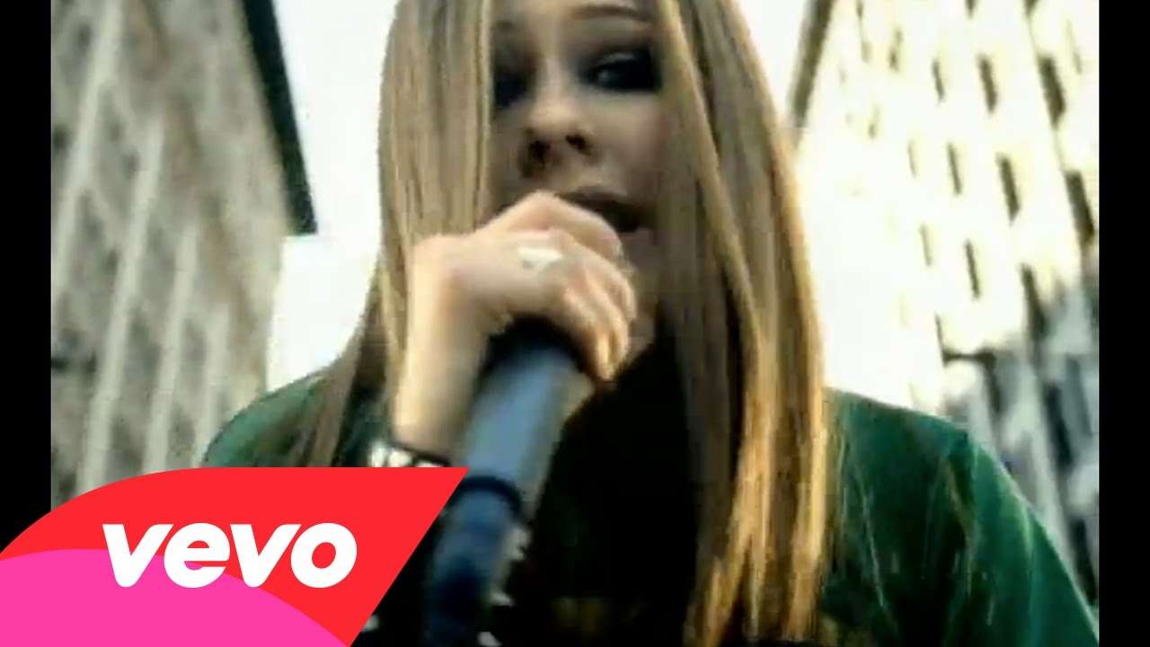 Avril Lavigne - Sk8er Boi - YouTube