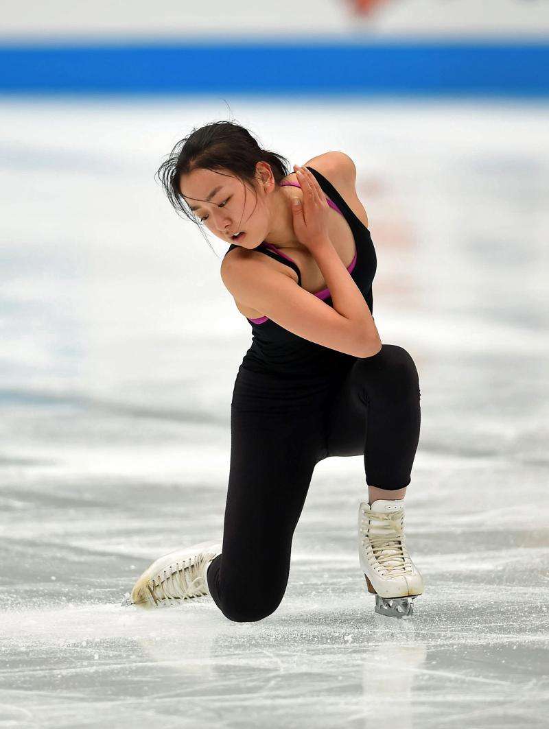 浅田真央「安心しました」３回転半３度完璧に成功　 - フィギュア : 日刊スポーツ