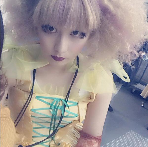 鳥居みゆきが別人のよう。娼婦役の姿に「誰?」