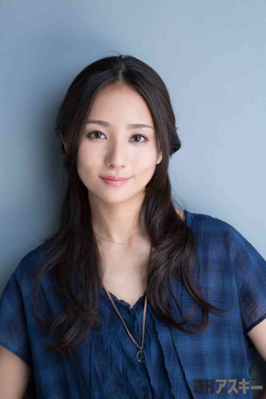 菜々緒のバースデーをサイレーン主演コンビが祝福 “恐怖”ケーキに大喜び