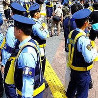 ハロウィンイベントで警備してる人たちの頑張りが泣ける - NAVER まとめ