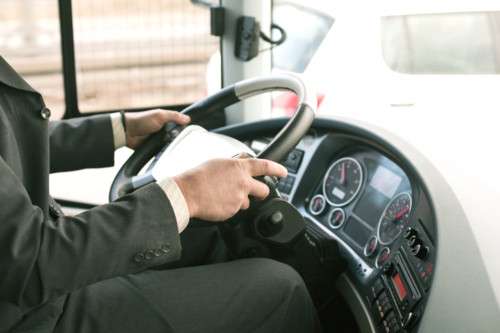 バスで泣く赤ちゃん…その時運転手が言った感動の一言とは？ -【ママリ】