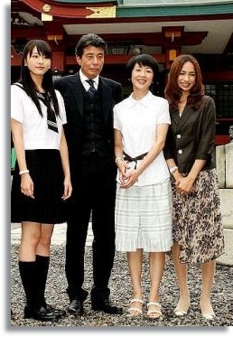 新垣結衣、10年間「成長がとまらない」ことを告白 手料理&方言にも反響