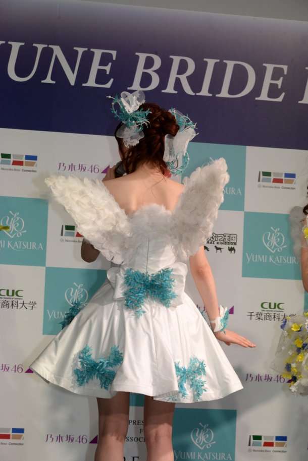 乃木坂46白石麻衣、幼少期の姿に「既に可愛い」「美人のルーツ」の声