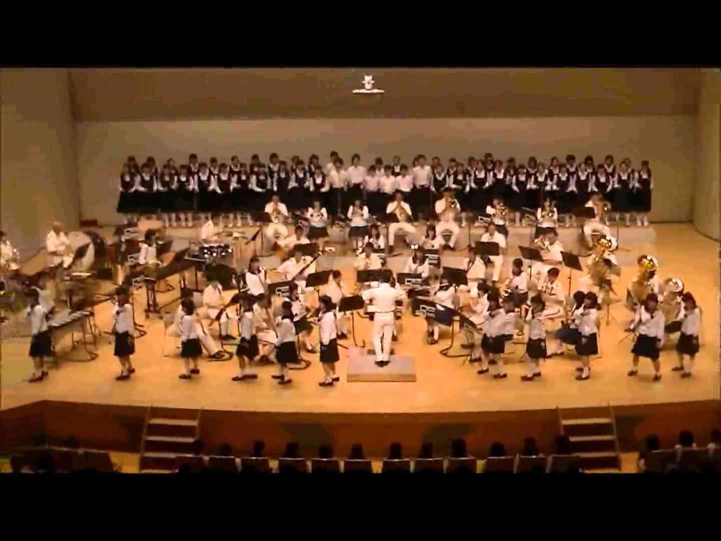自衛隊の本気　14音楽隊　女々しくて　遂にここまで来てしまった - YouTube