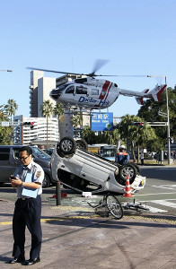 歩道に車、２人死亡＝７００メートル暴走、５人重軽傷－宮崎