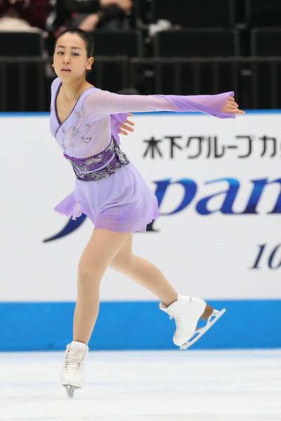 ジャパンオープンで演技する浅田真央（スポーツナビ） - Yahoo!ニュース