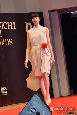 芸能人の全身画像を貼るトピ