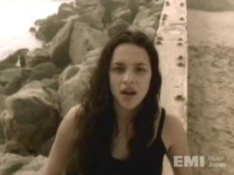 ノラ・ジョーンズ「ドント・ノー・ホワイ」 - YouTube