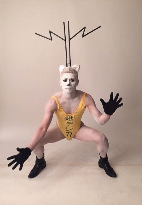 ゴールデンボンバーのハロウィンのコスプレが斜め上すぎてやばすぎwww