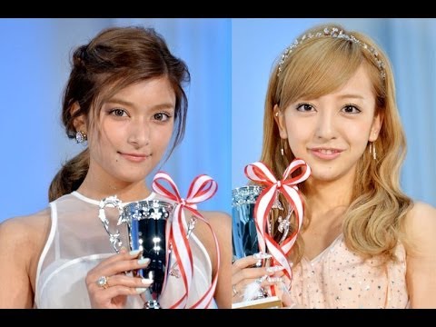 主演映画の会見でマナー違反、板野友美の挙動不審ぶりに中国メディアがあ然！