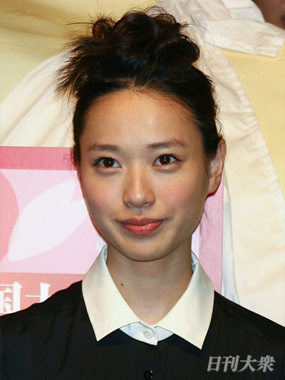戸田恵梨香 前髪クネ男と破局も、さっそく共演者との新たな恋か？
