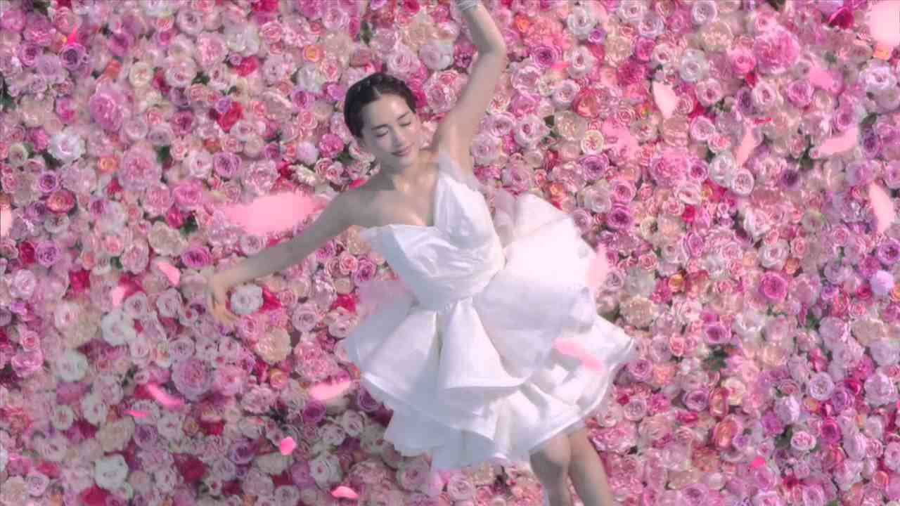 綾瀬はるか出演の新CM「レノアオードリュクス　パリ香るマリアージュ」篇 - YouTube