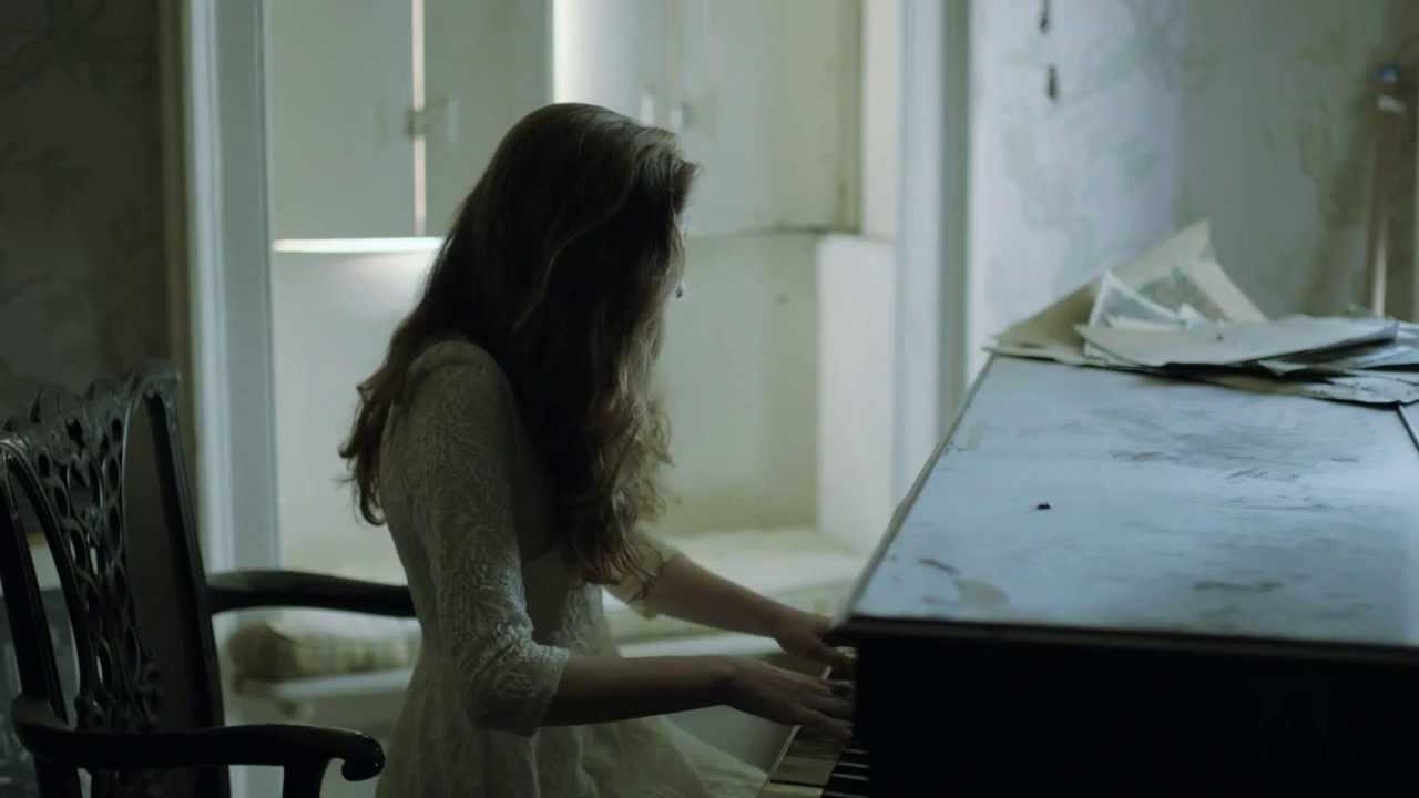 Birdy - Skinny Love [Official Music Video] - YouTube