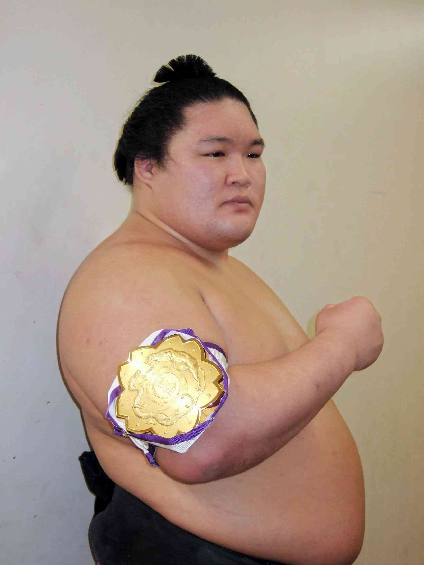 豪栄道、逸ノ城を破り１２年ぶり日本人Ｖ　全日本力士選士権 （デイリースポーツ） - Yahoo!ニュース