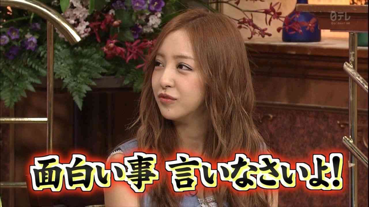 主演映画の会見でマナー違反、板野友美の挙動不審ぶりに中国メディアがあ然！