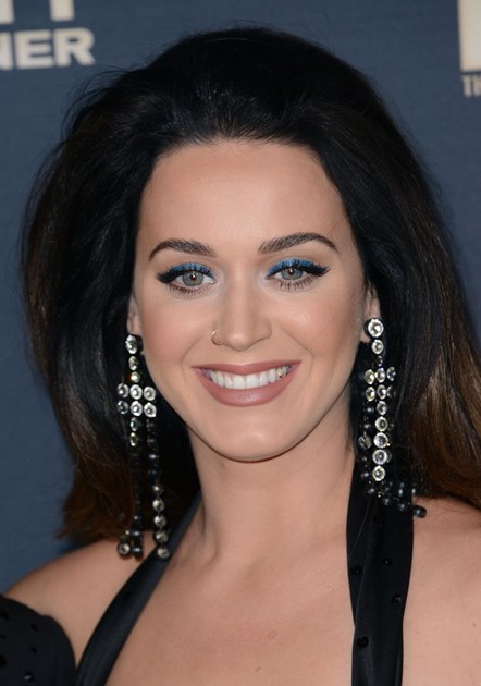 ケイティ・ペリー、宿敵テイラー・スウィフトを抑え