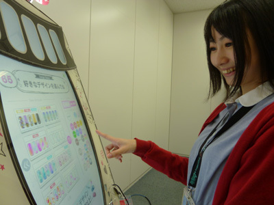 プリクラの次は「ネイルプリ」? その場で好きなデザインの “ネイルシール” をプリントできる機械が登場したよ♪