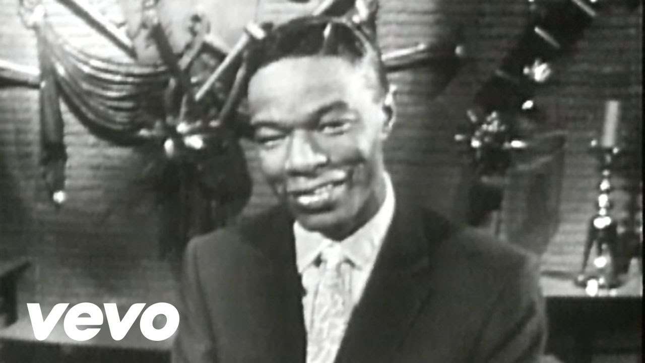Nat King Cole - The Christmas Song (Chestnuts Roasting On An Open Fire) - YouTube