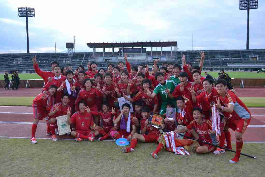 AKB48渡辺麻友、前髪ばっさりイメチェン姿を公開　小嶋陽菜らメンバーも絶賛「かわいいわ」