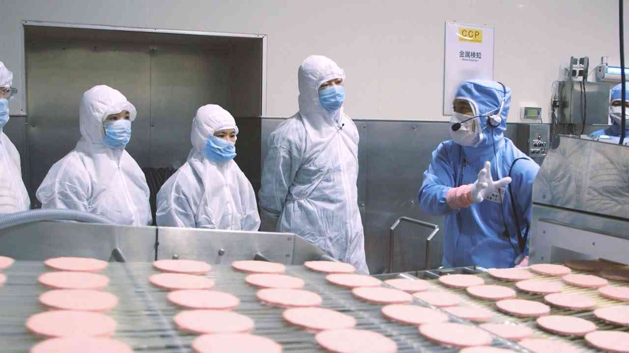 『ママズ・アイ・プロジェクト』ハンバーガーに、はしっこのお肉つかってないの？ - YouTube