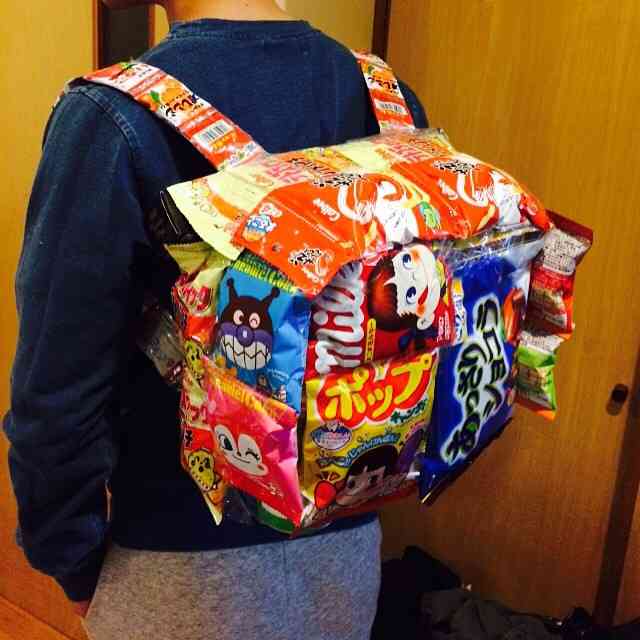 お菓子リュックどう思いますか？