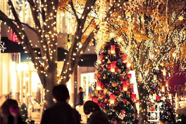 【男子絶望】最近の女子は4回もクリスマスプレゼントを求めている事が判明!祝わないと低レベル男確定!