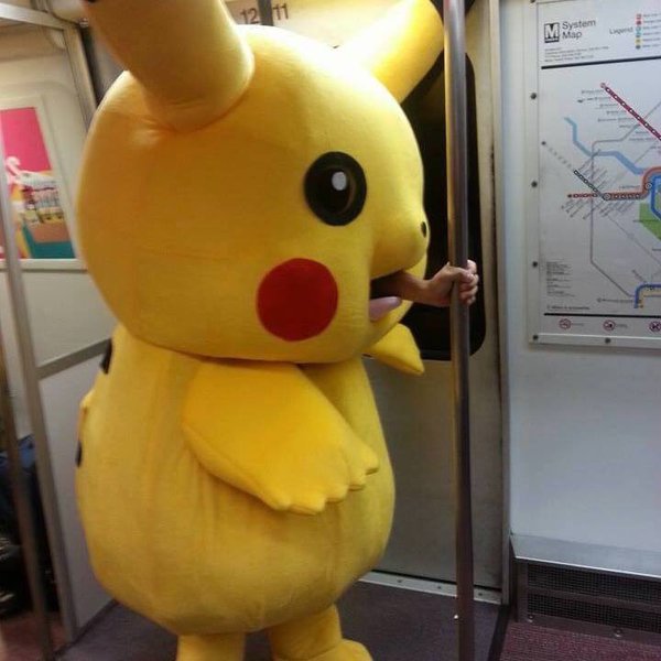 子供に絶対見せちゃダメなタイプのピカチュウが目撃されるwww