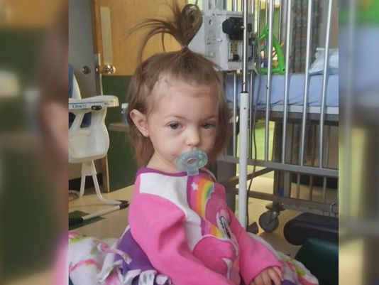 預けた祖母が急死…1歳3か月の女児、7日間飲まず食わずも奇跡的に生存