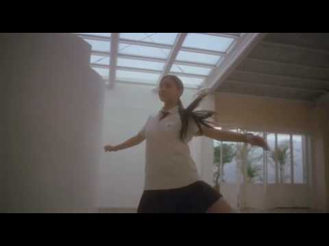 花とアリス - 蒼井優が制服でバレエを踊る - YouTube