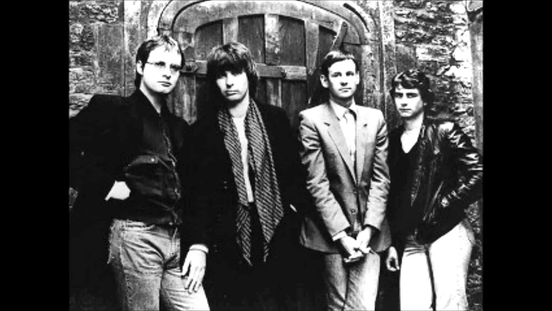 XTC / Living Through Another Cuba ~ Generals and Majors (Live,USA,1981) - YouTube