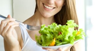 痛いニュース(ﾉ∀`) : 完全菜食「ヴィーガン」生活を1年続けた結果、髪の毛抜け肌ボロボロ　ブログで告白 - ライブドアブログ