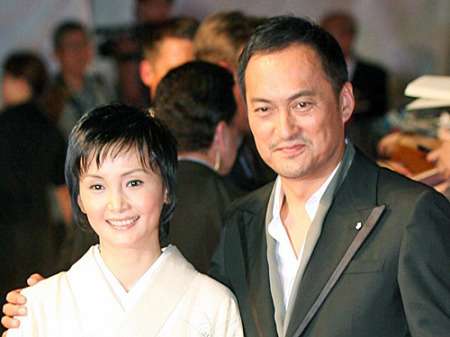 渡辺謙が噴火の影響で帰国できず バリ島で観月ありさの挙式に出席 - ライブドアニュース