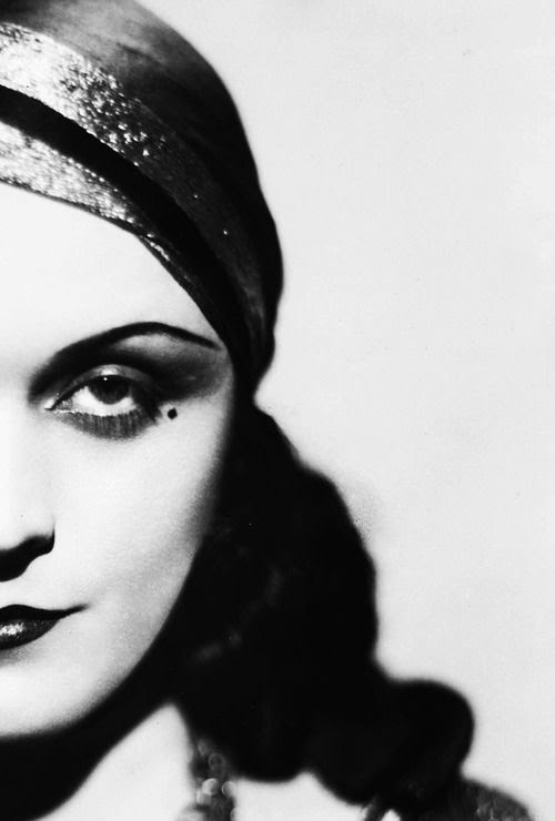 POLA NEGRI