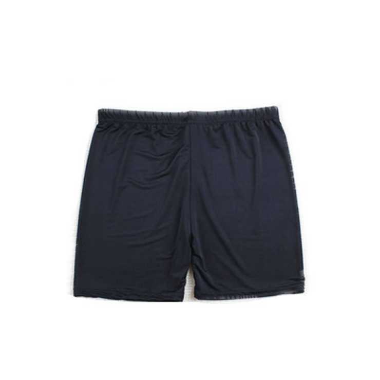 スカートの下に下着以外で何か履きますか？