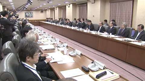 財務省、教職員3.7万人削減を提案