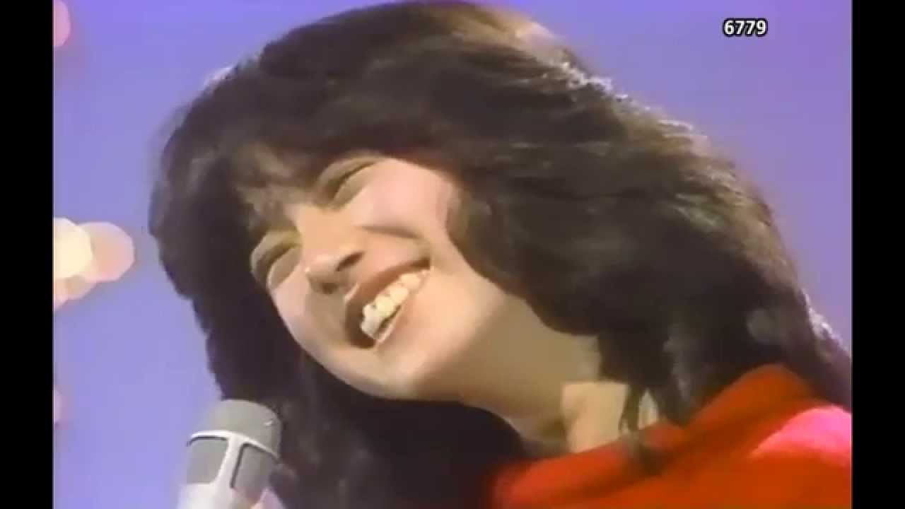 ★・中森明菜・【昭和57年2月23日・デビュー3ヶ月前】 - YouTube