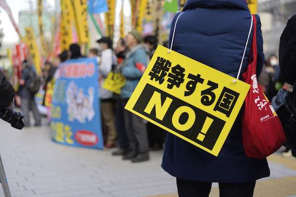 【右も左も】「デモは迷惑」が6割！学生と会社員の意見はまったく反対に… – しらべぇ ｜ 気になるアレを大調査ニュース！